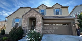 448 E Albertina 448 E Albertina Photo Gallery 1