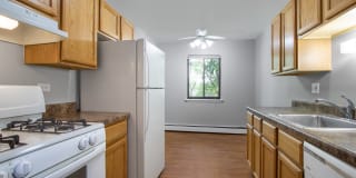 Emerald Pointe Apartments Emerald Pointe Apartments Photo Gallery 1