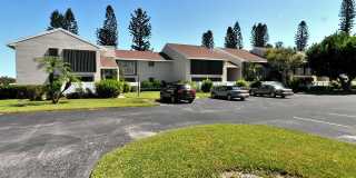 3218 S Lakeview Circle 3218 S Lakeview Circle Photo Gallery 1