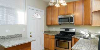 1638 W Greenleaf Ave 1638 W Greenleaf Ave Photo Gallery 1