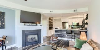 4650 Holiday Dr #203 4650 Holiday Dr #203 Photo Gallery 1