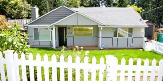 16518 27th Ave NE 16518 27th Ave NE Photo Gallery 1