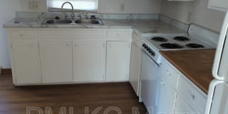 524 E Walnut St 524 E Walnut St Photo Gallery 1