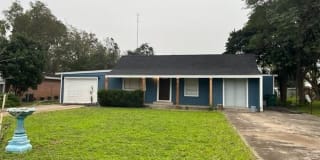 407 W Jones Avenue 407 W Jones Avenue Photo Gallery 1
