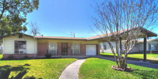 450 PILGRIM DR 450 PILGRIM DR Photo Gallery 1