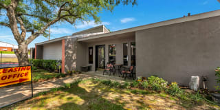 Oak Manor Apartments Oak Manor Apartments Photo Gallery 1