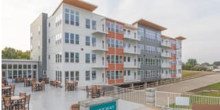 284 Manhattan Boulevard 284 Manhattan Boulevard Photo Gallery 1