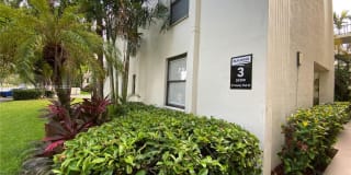 20300 W Country Club Dr 20300 W Country Club Dr Photo Gallery 1
