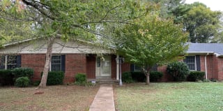 323 Grandview Dr 323 Grandview Dr Photo Gallery 1