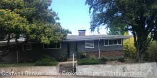 715 NW Elizabeth Drive 715 NW Elizabeth Drive Photo Gallery 1