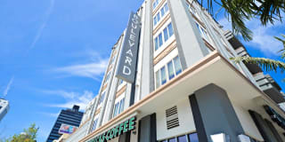 Boulevard on Wilshire Boulevard on Wilshire Photo Gallery 1