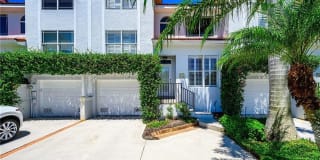 968 5th Street S #6 968 5th Street S #6 Photo Gallery 1
