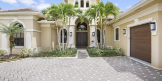 18337 SE Old Trail Drive W 18337 SE Old Trail Drive W Photo Gallery 1