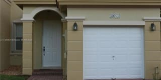 8643 NW 112th Pl 8643 NW 112th Pl Photo Gallery 1