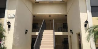 1540 Lake Crystal Drive, E 1540 Lake Crystal Drive, E Photo Gallery 1