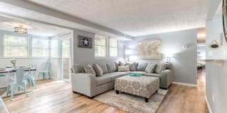 696 SOUTHERN HILLS DRIVE 696 SOUTHERN HILLS DRIVE Photo Gallery 1