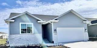 1230 NW Mill Springs Drive 1230 NW Mill Springs Drive Photo Gallery 1