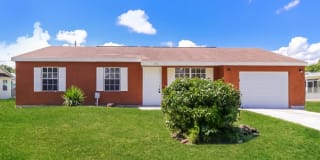 2250 Southeast Baron Street 2250 Southeast Baron Street Photo Gallery 1
