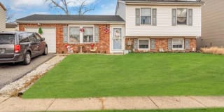 76 Windward Dr 76 Windward Dr Photo Gallery 1