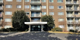 2059 HUNTINGTON AVENUE 2059 HUNTINGTON AVENUE Photo Gallery 1