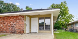 4227 Southpark Dr 4227 Southpark Dr Photo Gallery 1