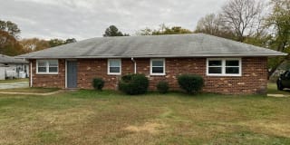5200 Tyrone St 5200 Tyrone St Photo Gallery 1