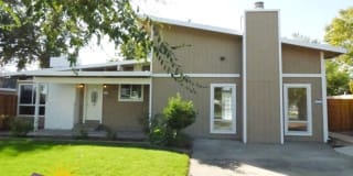 4852 Hazelwood Ave 4852 Hazelwood Ave Photo Gallery 1