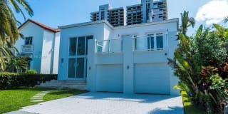 1010 N Venetian Dr 1010 N Venetian Dr Photo Gallery 1