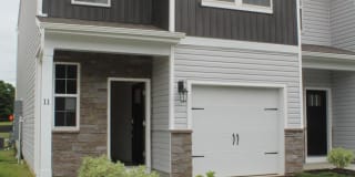 11 KATHERINE DRIVE 11 KATHERINE DRIVE Photo Gallery 1