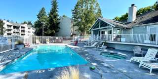 975 Aberdeen Ave NE Unit #J-203 975 Aberdeen Ave NE Unit #J-203 Photo Gallery 1