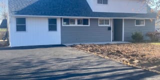 17 Roundwood Ln 17 Roundwood Ln Photo Gallery 1