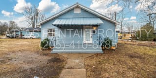 930 1/2 Hall Ave 930 1/2 Hall Ave Photo Gallery 1