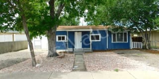 833 S Monaco Pkwy 833 S Monaco Pkwy Photo Gallery 1