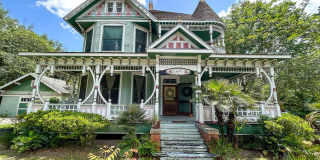 205 NE 6th Ave 205 NE 6th Ave Photo Gallery 1