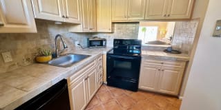 1430 S Lakeside Drive 1430 S Lakeside Drive Photo Gallery 1