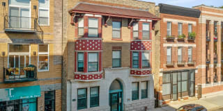 2450 N Southport Ave 2450 N Southport Ave Photo Gallery 1