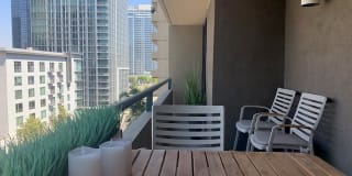 600 W 9th Street 600 W 9th Street Photo Gallery 1