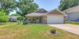 2515 W Highland Avenue 2515 W Highland Avenue Photo Gallery 1