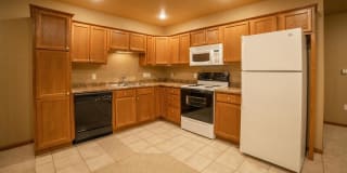 830 East Elm Drive - 1J 830 East Elm Drive - 1J Photo Gallery 1