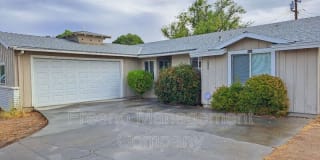 4280 N Millbrook Ave 4280 N Millbrook Ave Photo Gallery 1