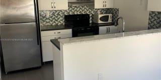 6850 SW 45th Ln 6850 SW 45th Ln Photo Gallery 1