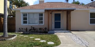 14920 N Bayshore Dr 14920 N Bayshore Dr Photo Gallery 1