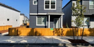 11602 NE Angelo Dr 11602 NE Angelo Dr Photo Gallery 1