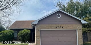 4704 Mesa Dr 4704 Mesa Dr Photo Gallery 1