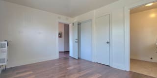 1139 E 68th St Apt 2 1139 E 68th St Apt 2 Photo Gallery 1