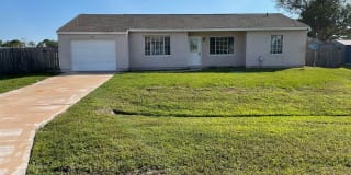 1669 S.E. North Blackwell Drive 1669 S.E. North Blackwell Drive Photo Gallery 1