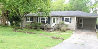 905 27th Ave NE 905 27th Ave NE Photo Gallery 1