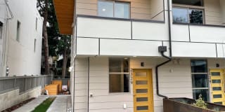 2329 48th Ave SW, Unit E 2329 48th Ave SW, Unit E Photo Gallery 1