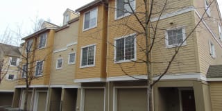 1800 NE 40th St. F-6 1800 NE 40th St. F-6 Photo Gallery 1