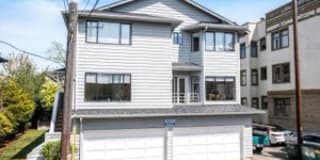 1060 E Thomas St 1060 E Thomas St Photo Gallery 1
